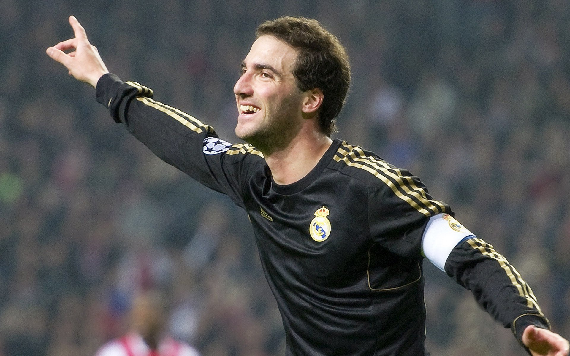 从拉胯到封神,总决赛之夜,哈登用一记绝命三分完成终极救赎